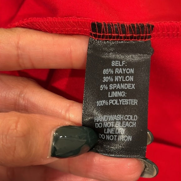 🔥NWT Lulu's Vibrant Red Fitted Dress🔥 - Picture 5 of 6